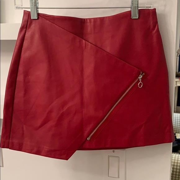 Red faux leather mini envelope skirt - Picture 1 of 2